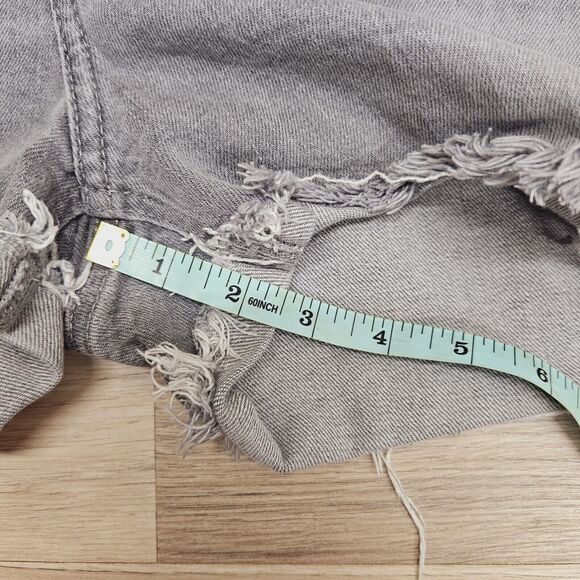 OLD NAVY Women's Gray O.G. Short High Rise Distressed Cuffed Shorts Size 12 - Picture 5 of 8